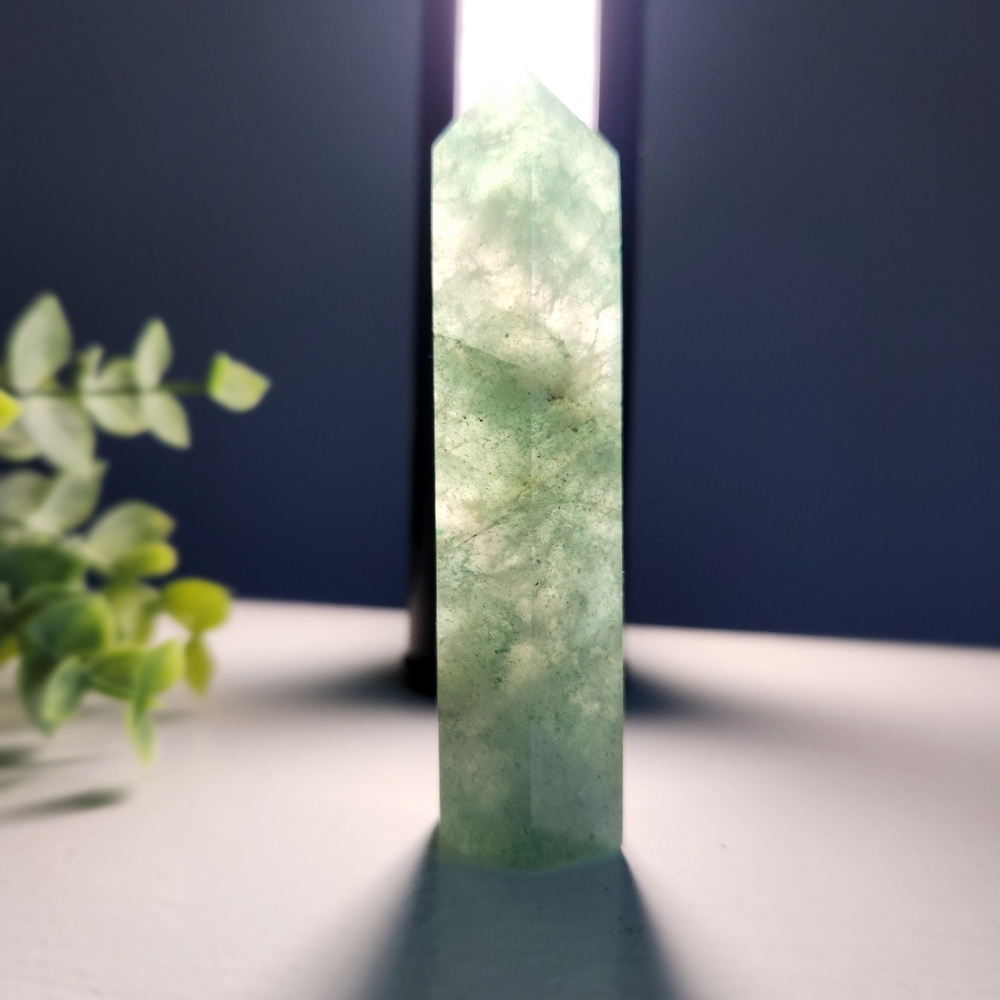 Green fluorite tower point - crystal - Picture 4 of 8